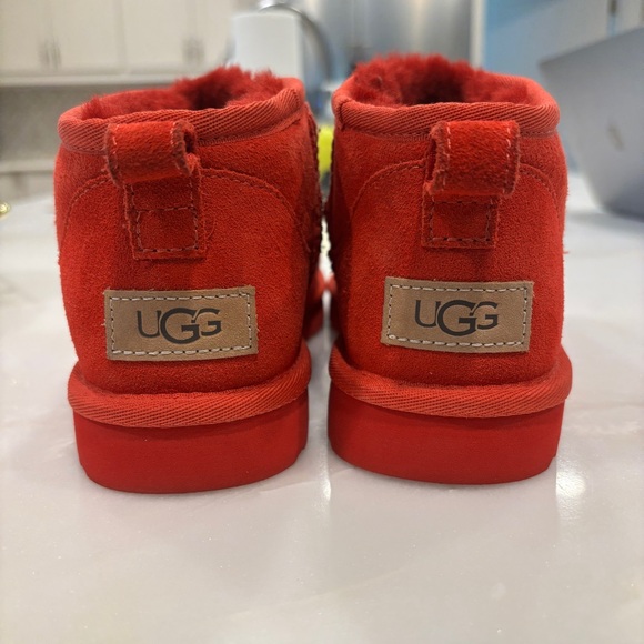 Classic y2k Ultra Mini Cozy Red Uggs - Picture 2 of 7